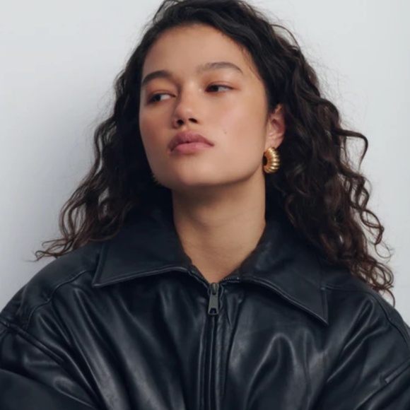 NWT Heaven Mayhem Husk Gold Earrings - Picture 3 of 4